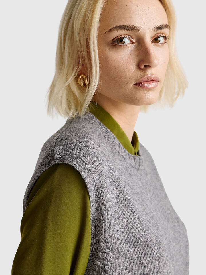SLEEVELESS SWEATER Women image number 4